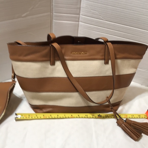 Michael Kors leather and coated canvas tote with pouch and tassel - Picture 7 of 9